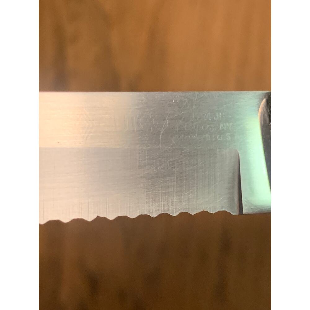 Cutco Slicer Serrated Knife 9 3/4" Blade 1724 Bread Classic Handle USA Vintage - Picture 5 of 7